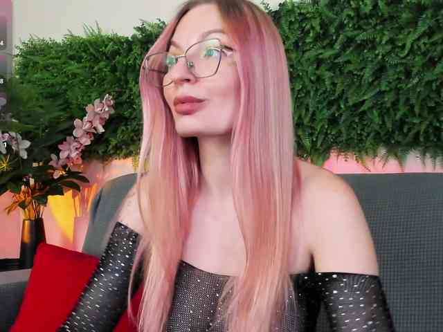 Luna-Velvet webcam