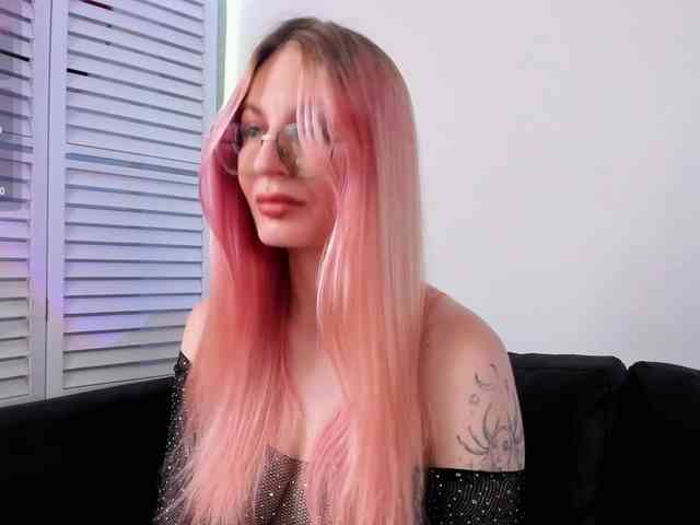 Luna-Velvet webcam
