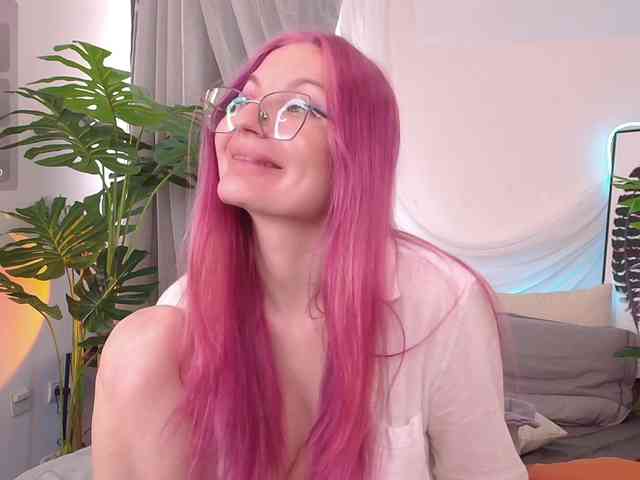 Luna-Velvet webcam
