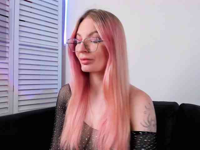 Luna-Velvet webcam