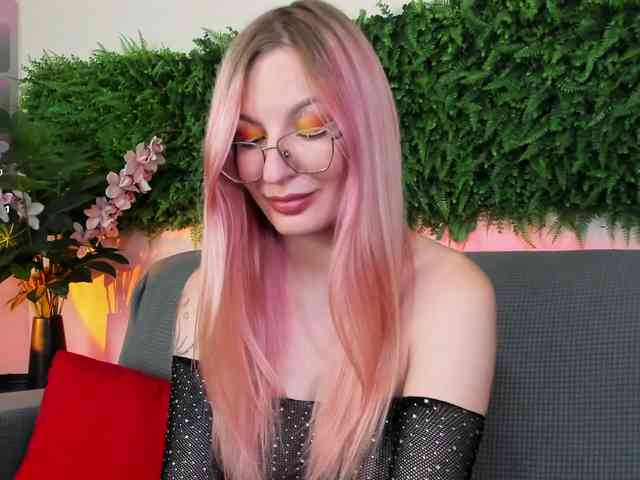 Luna-Velvet webcam