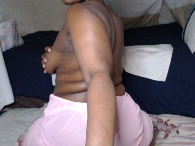 Prettybkack25's BongaCams show and profile