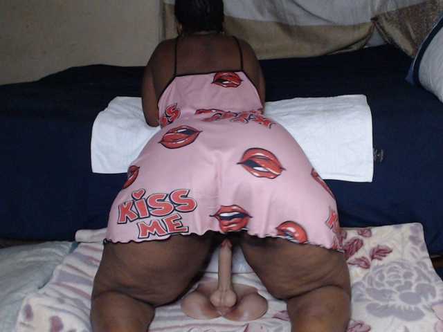 Prettybkack25's BongaCams show and profile