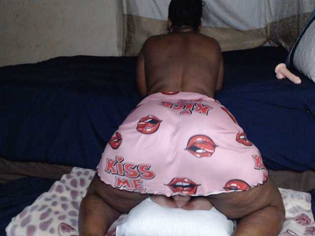 Prettybkack25's BongaCams show and profile