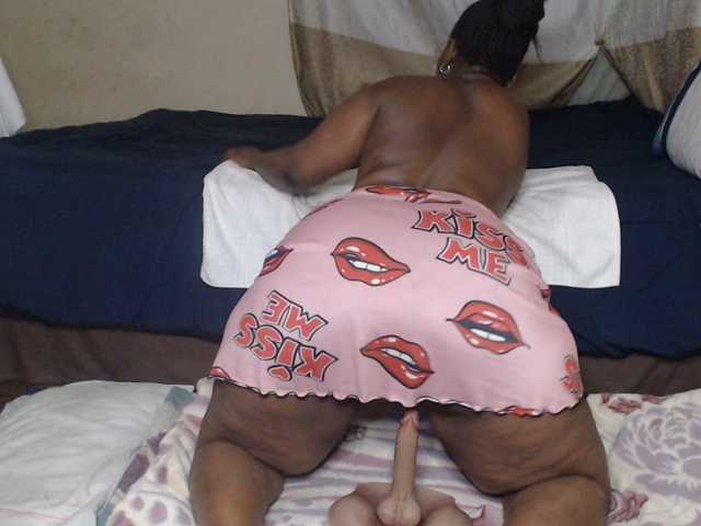 Prettybkack25's BongaCams show and profile