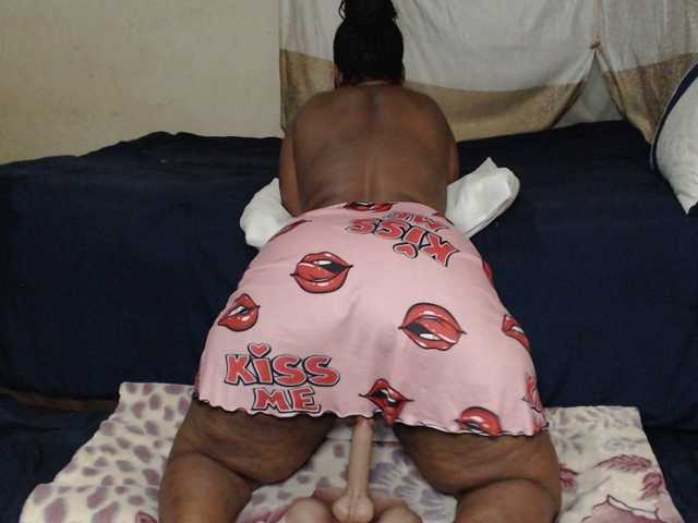 Prettybkack25's BongaCams show and profile