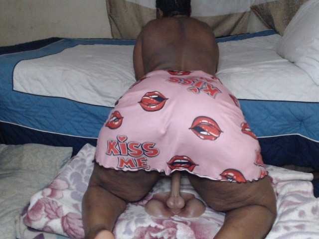 Prettybkack25's BongaCams show and profile