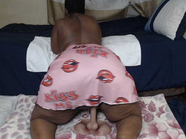 Prettybkack25's BongaCams show and profile