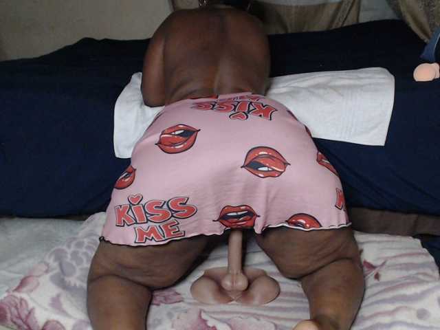 Prettybkack25's BongaCams show and profile