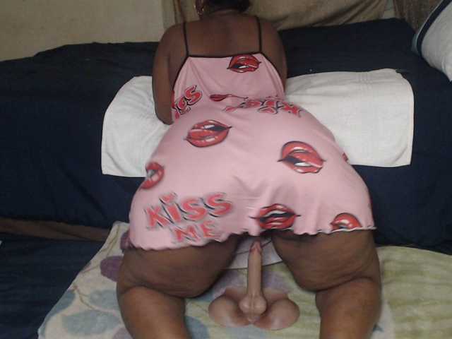 Prettybkack25's BongaCams show and profile