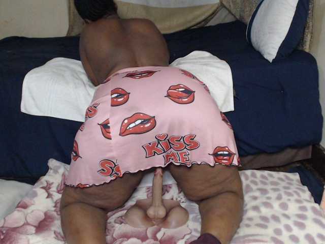 Prettybkack25's BongaCams show and profile