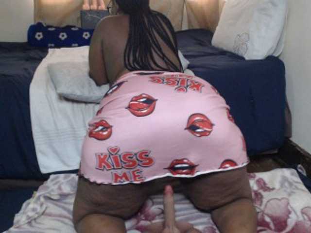 Offline Prettybkack25 on BongaCams