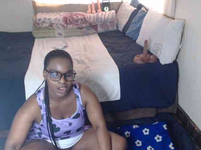 Prettybkack25 webcam
