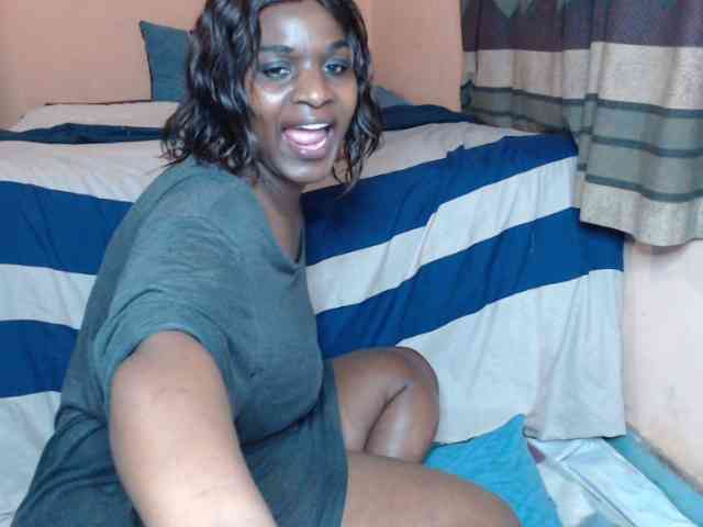 Prettybkack25 webcam