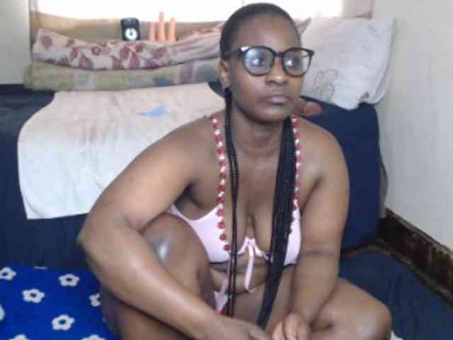 Prettybkack25 webcam