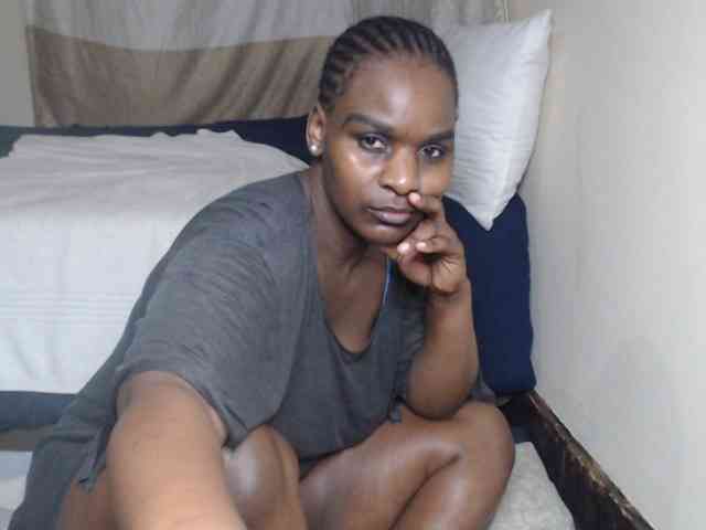 Prettybkack25 webcam