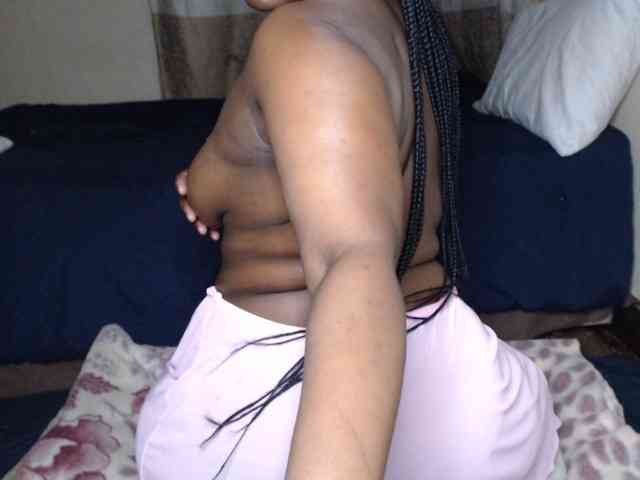 Prettybkack25 webcam