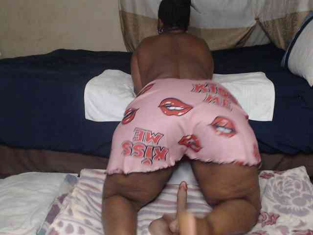 Prettybkack25 webcam