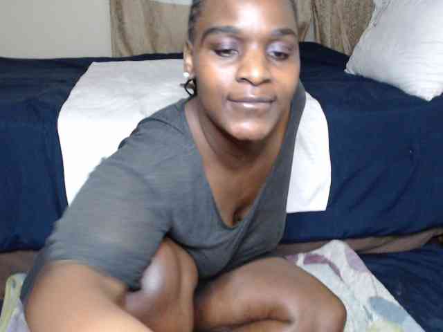Prettybkack25 webcam