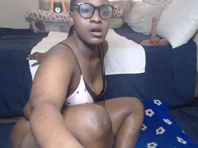 Prettybkack25 webcam