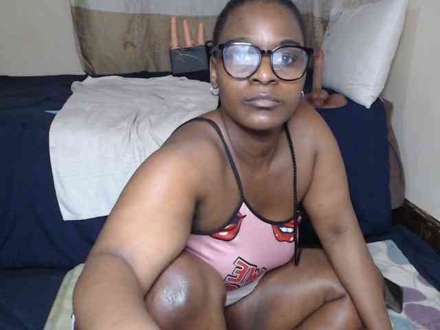 Prettybkack25 webcam