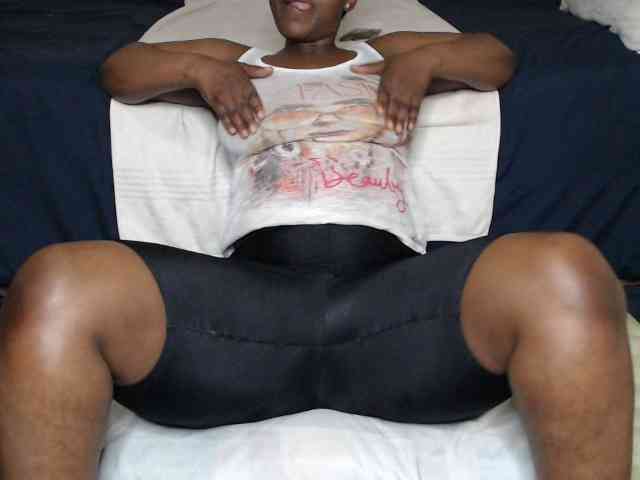 Prettybkack25 webcam