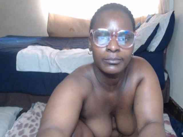 Prettybkack25 webcam