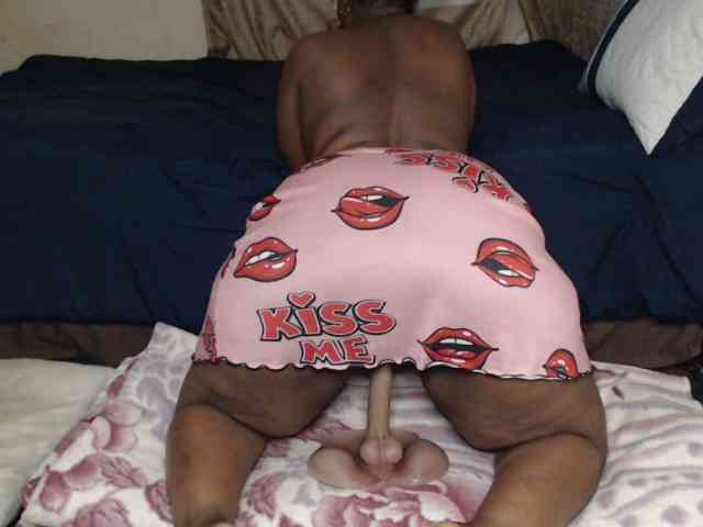 Prettybkack25 webcam