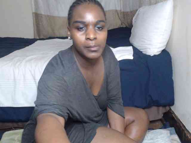 Prettybkack25 webcam