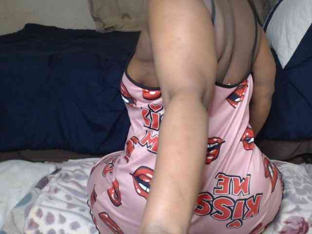 Prettybkack25 webcam