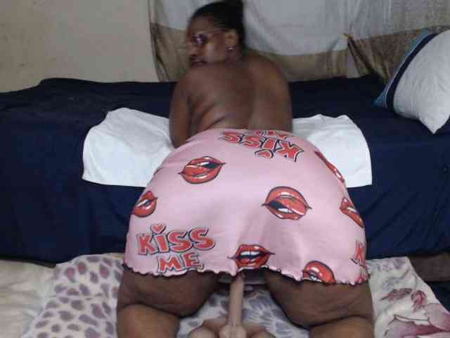 Prettybkack25 webcam