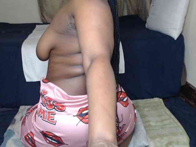 Prettybkack25 webcam