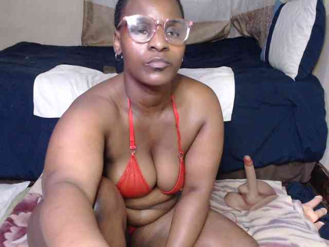 Prettybkack25 webcam