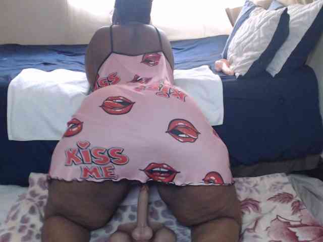 Prettybkack25 webcam