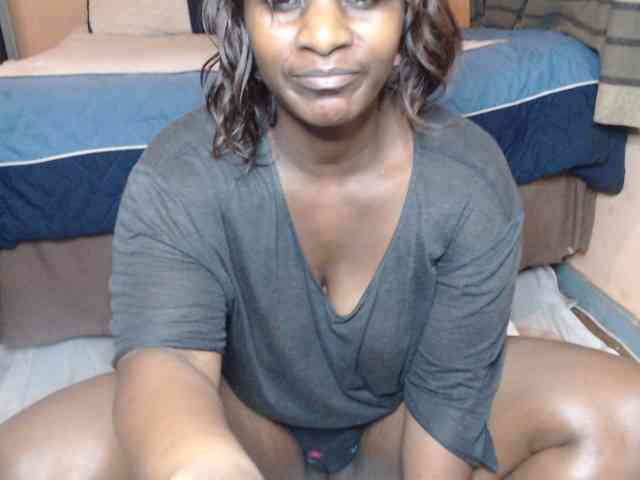 Prettybkack25 webcam