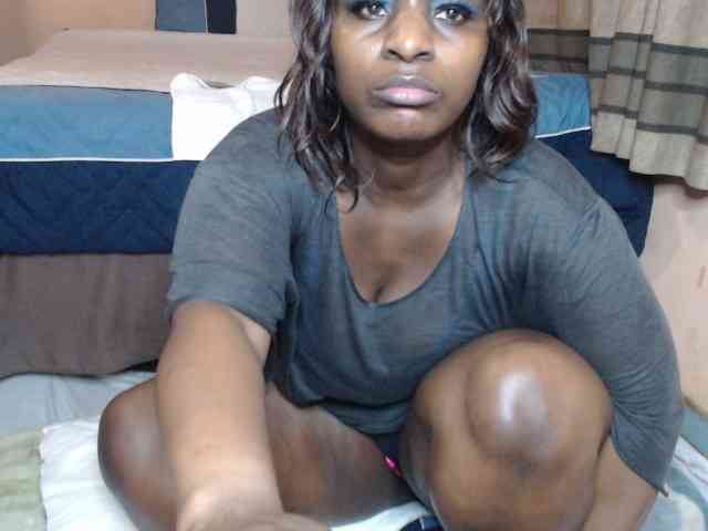 Prettybkack25 webcam