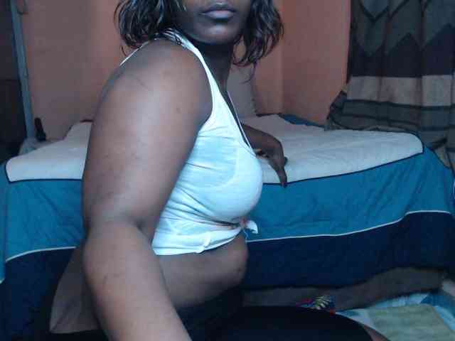 Prettybkack25 webcam