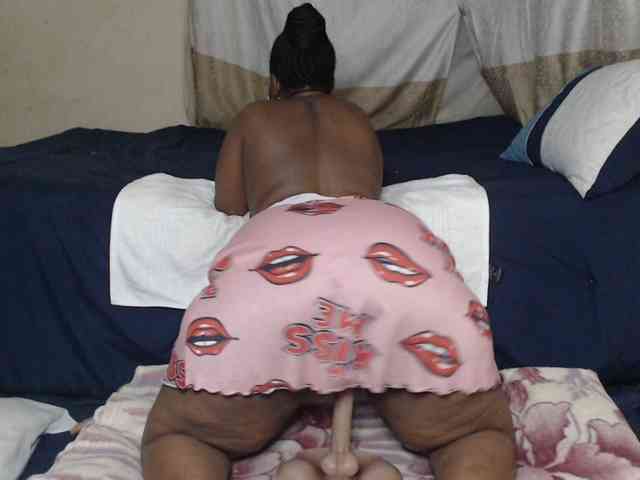 Prettybkack25 webcam