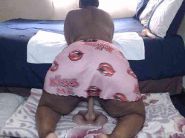 Prettybkack25 webcam