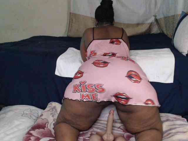 Prettybkack25 webcam