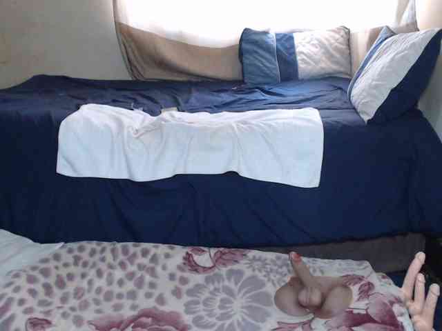 Prettybkack25 webcam