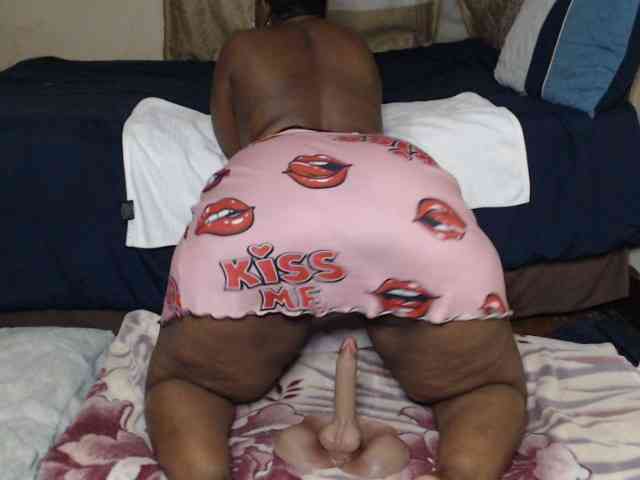 Prettybkack25 webcam