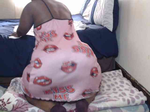 Prettybkack25 webcam