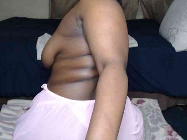 Prettybkack25 webcam