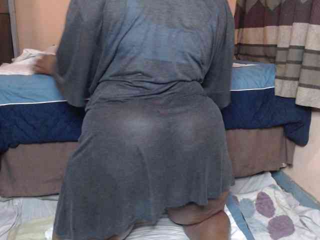 Prettybkack25 webcam