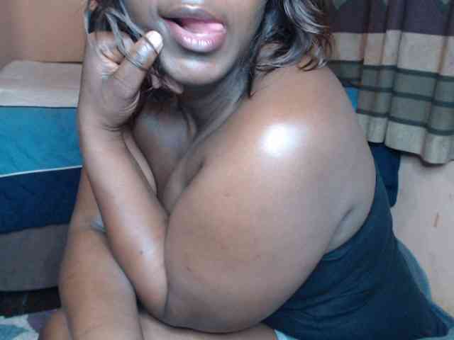 Prettybkack25 webcam