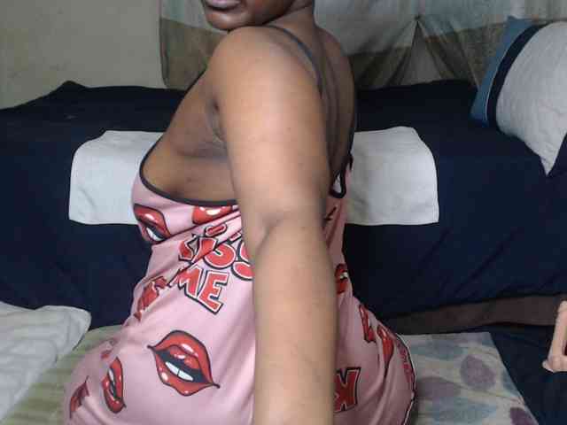 Prettybkack25 webcam