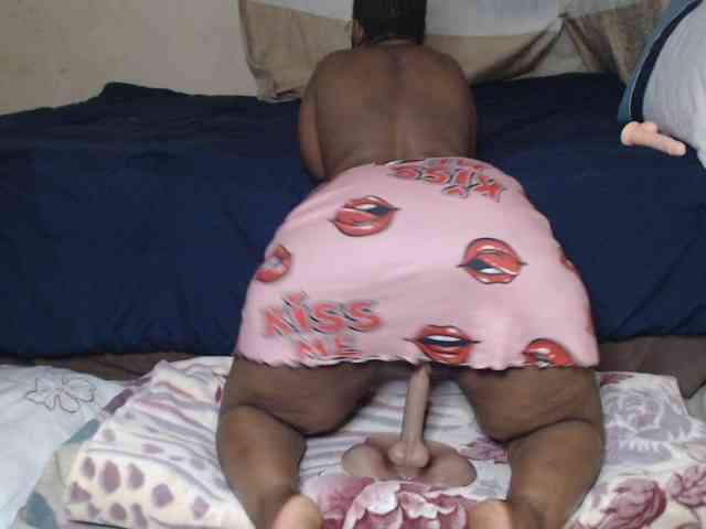 Prettybkack25 webcam