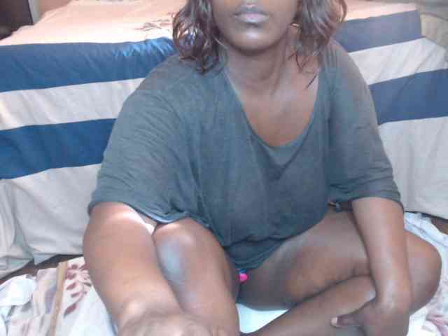 Prettybkack25 webcam