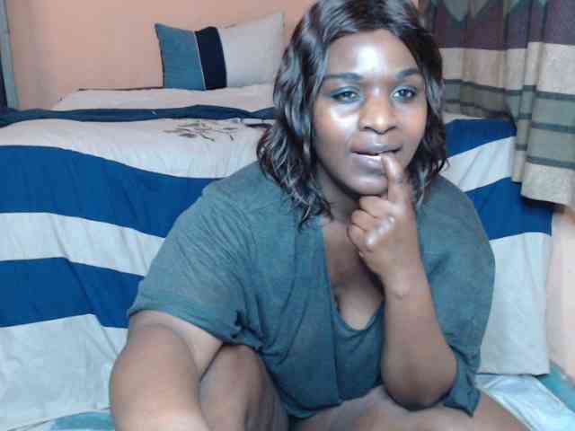 Prettybkack25 webcam
